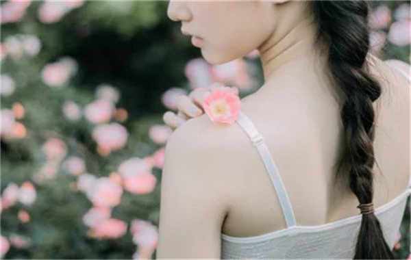 台儿庄香港胎儿多大能鉴定性别(香港抽血验男女预约)